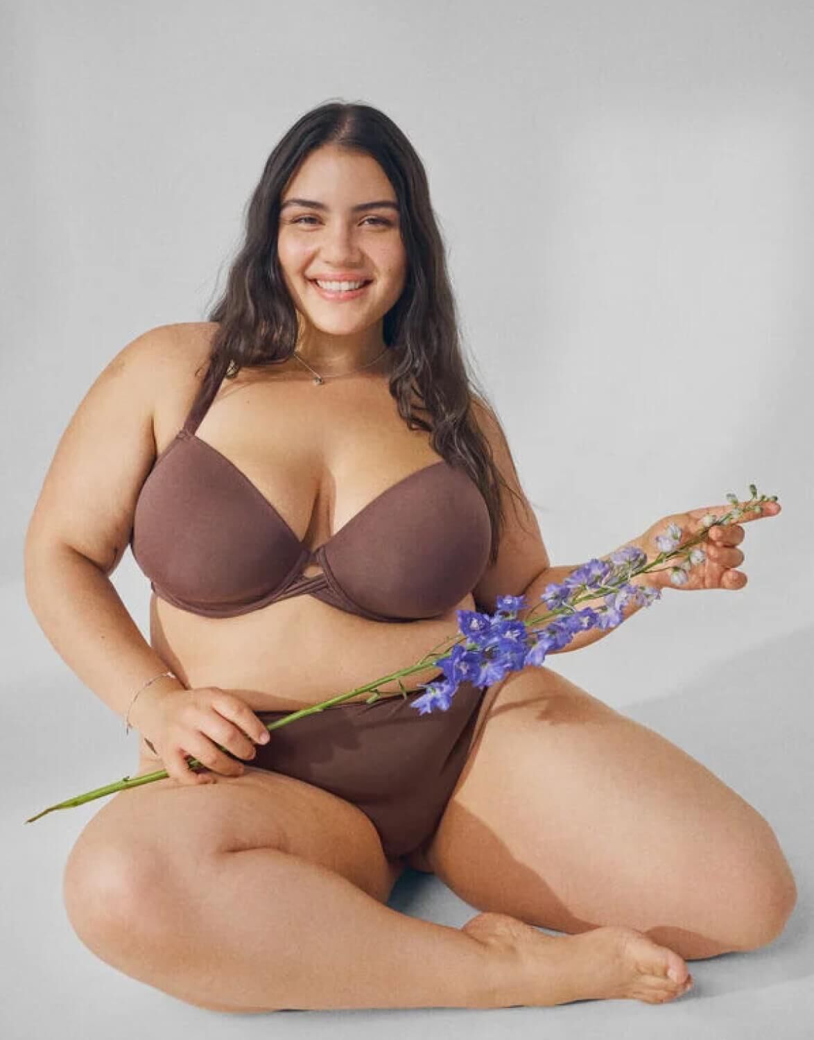 Soutiens-gorge plongeants