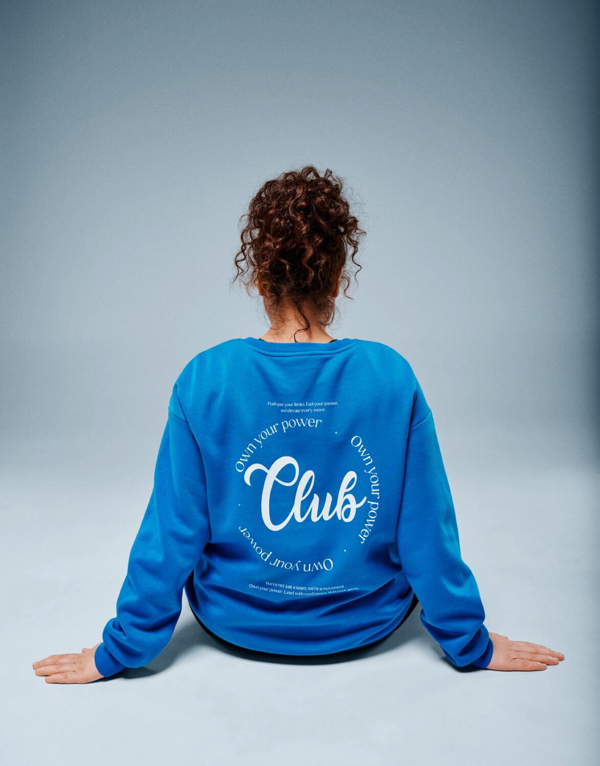 Blaue Sportbekleidung